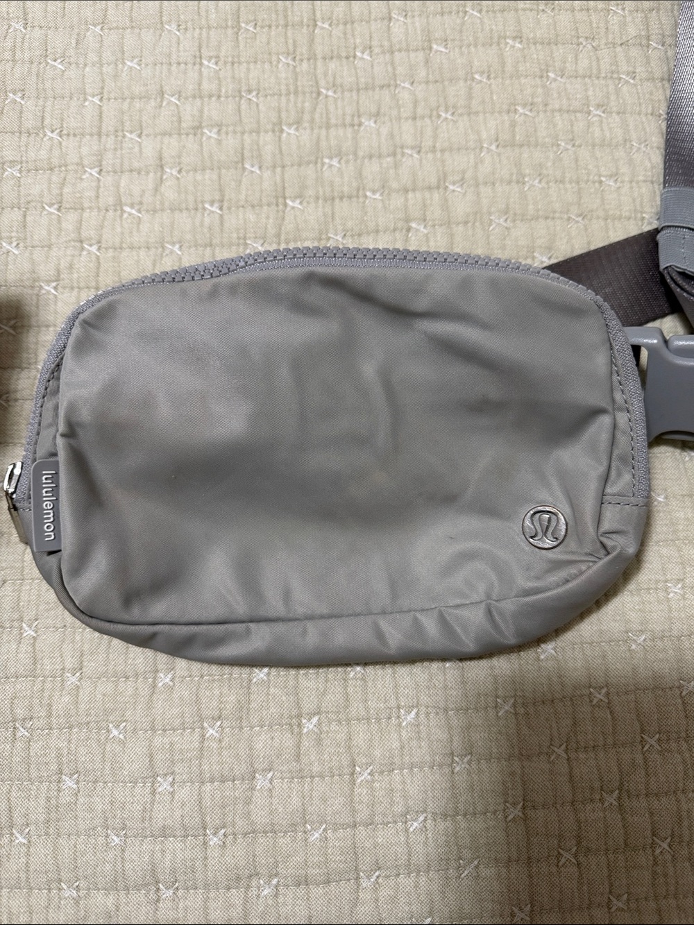 lululemon athletica gray belt bag with minimalist logo